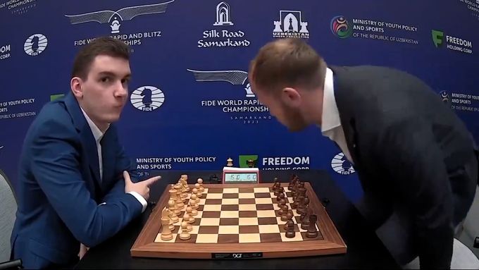 国际象棋棋手向俄罗斯人展示了他对他的看法。该视频在网络上广泛传播
